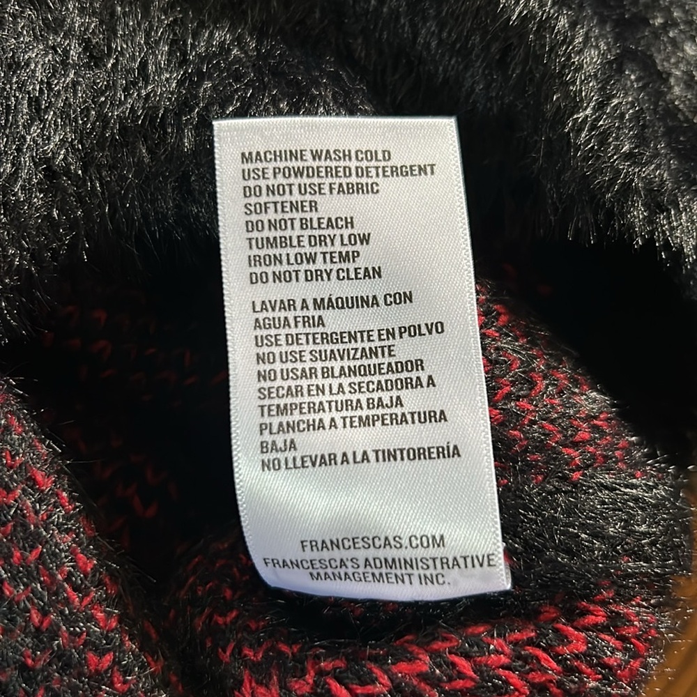 Fuzzy Lip Pattern Pullover Sweater - image 6